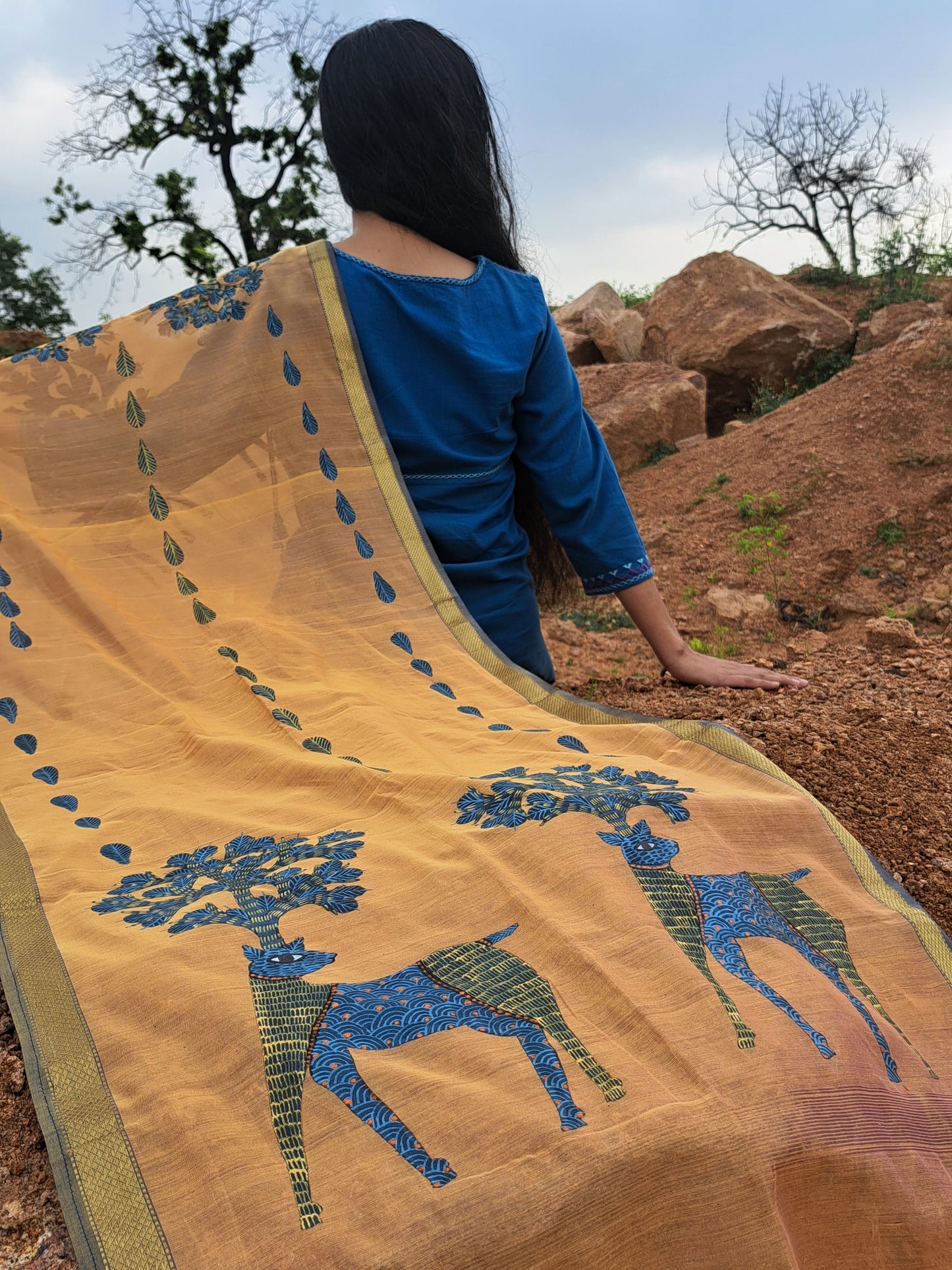 Original Gond Handpainted Handloom Maheshwari Silk Stole With Tassels